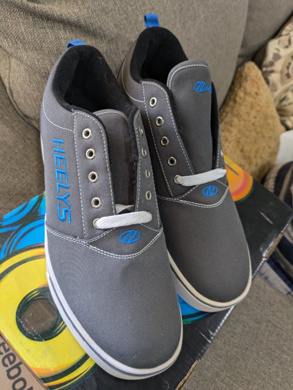 Heelys Pro 20 Wheeled Sneaker Grey Royal US Size 12 HE100759H New